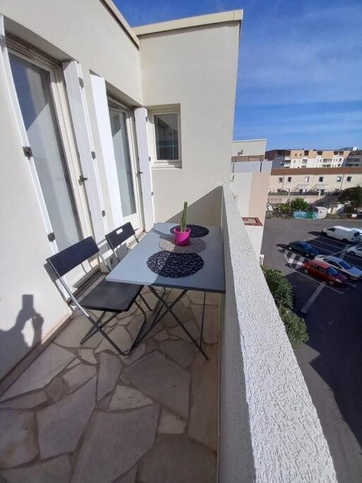 Appart 2/4 Pers Proche Centre Avec Balcon, Parking Narbonne Exteriér fotografie